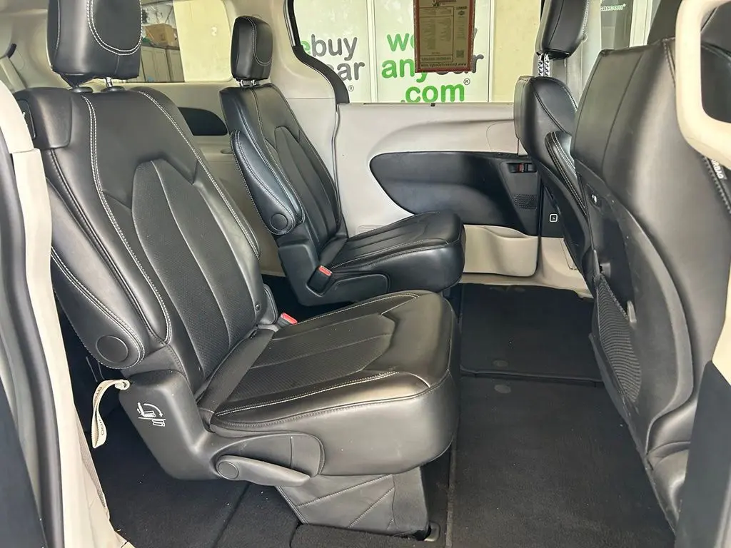 2024 Chrysler Pacifica - $17,305