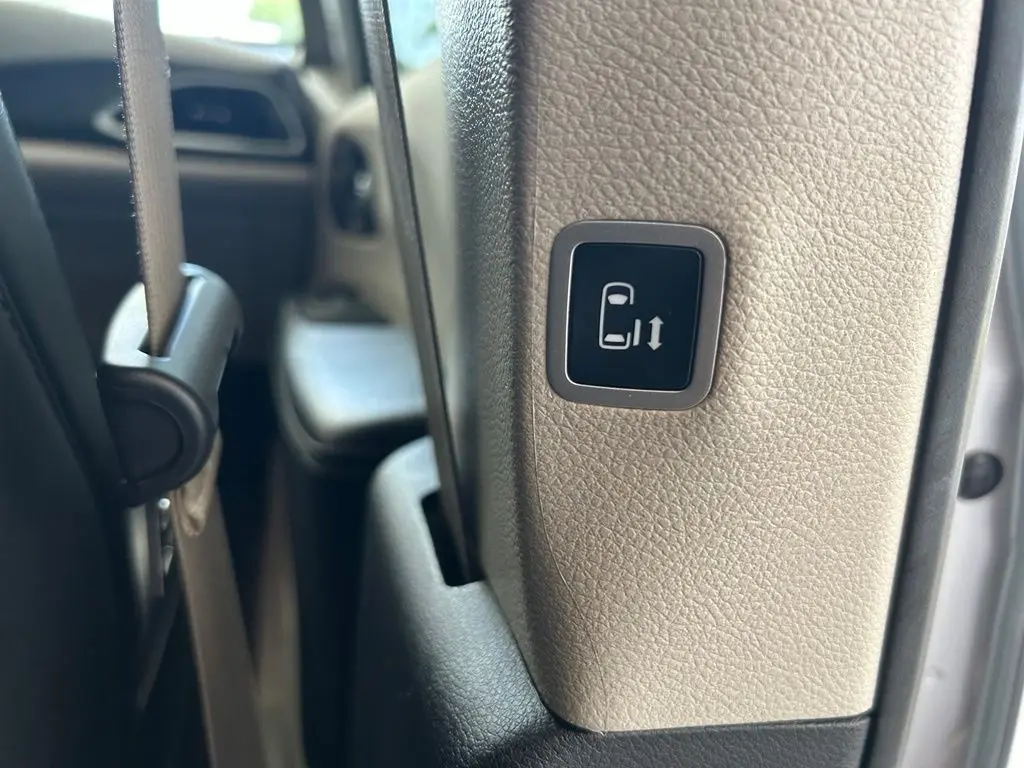 2024 Chrysler Pacifica - $17,305
