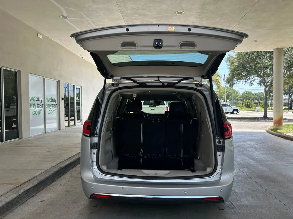 2024 Chrysler Pacifica - $17,305