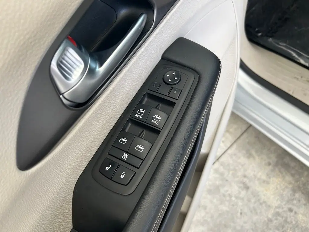 2024 Chrysler Pacifica - $17,305