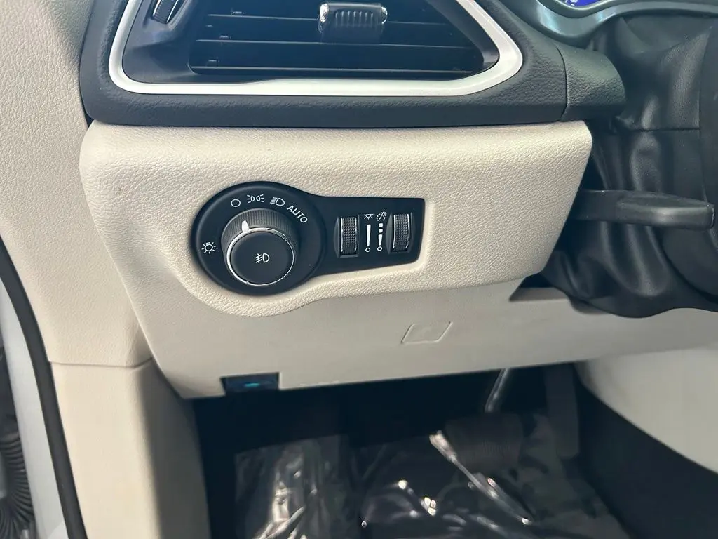 2024 Chrysler Pacifica - $17,305