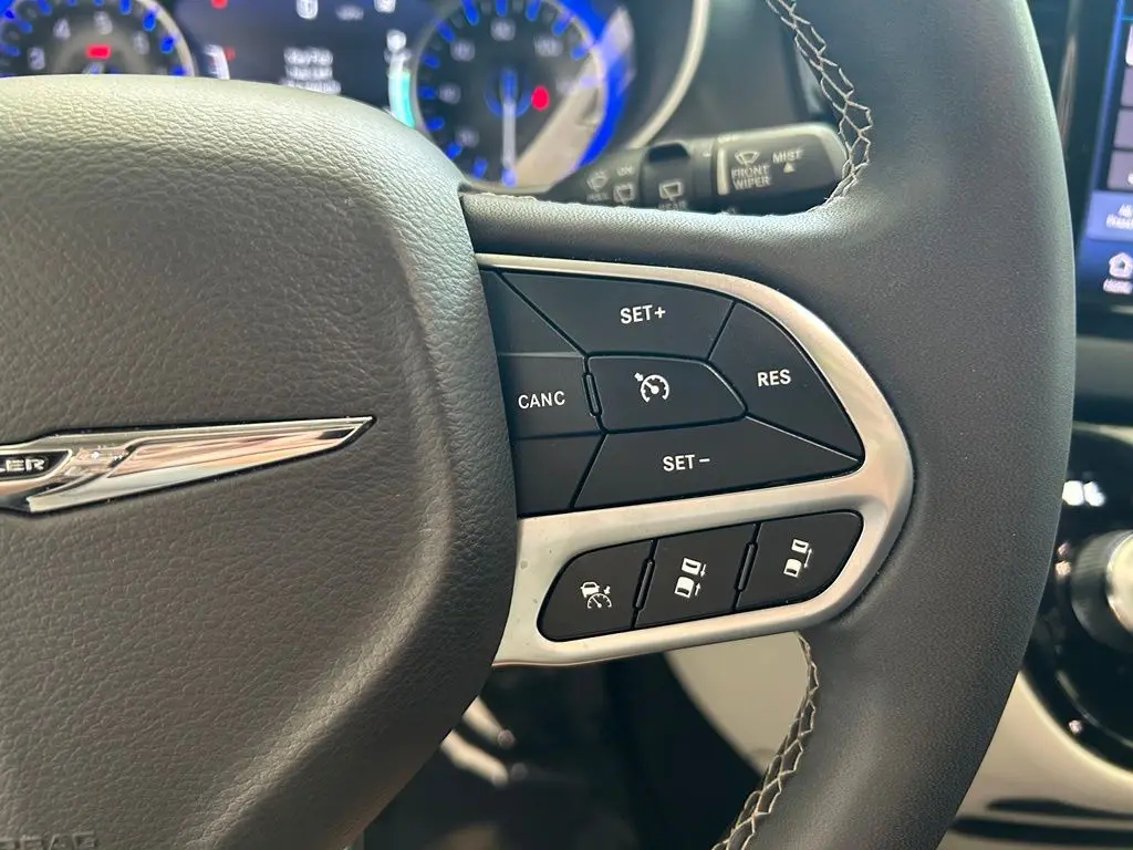 2024 Chrysler Pacifica - $17,305