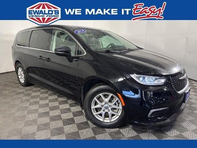 Photo of a 2024 Chrysler Pacifica Touring L 4DR Mini-Van for sale