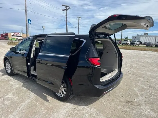 2024 Chrysler Pacifica - $23,400