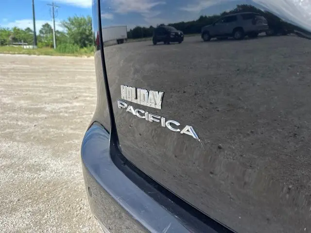2024 Chrysler Pacifica - $23,400