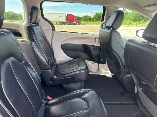 2024 Chrysler Pacifica - $23,400