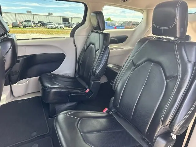 2024 Chrysler Pacifica - $23,400