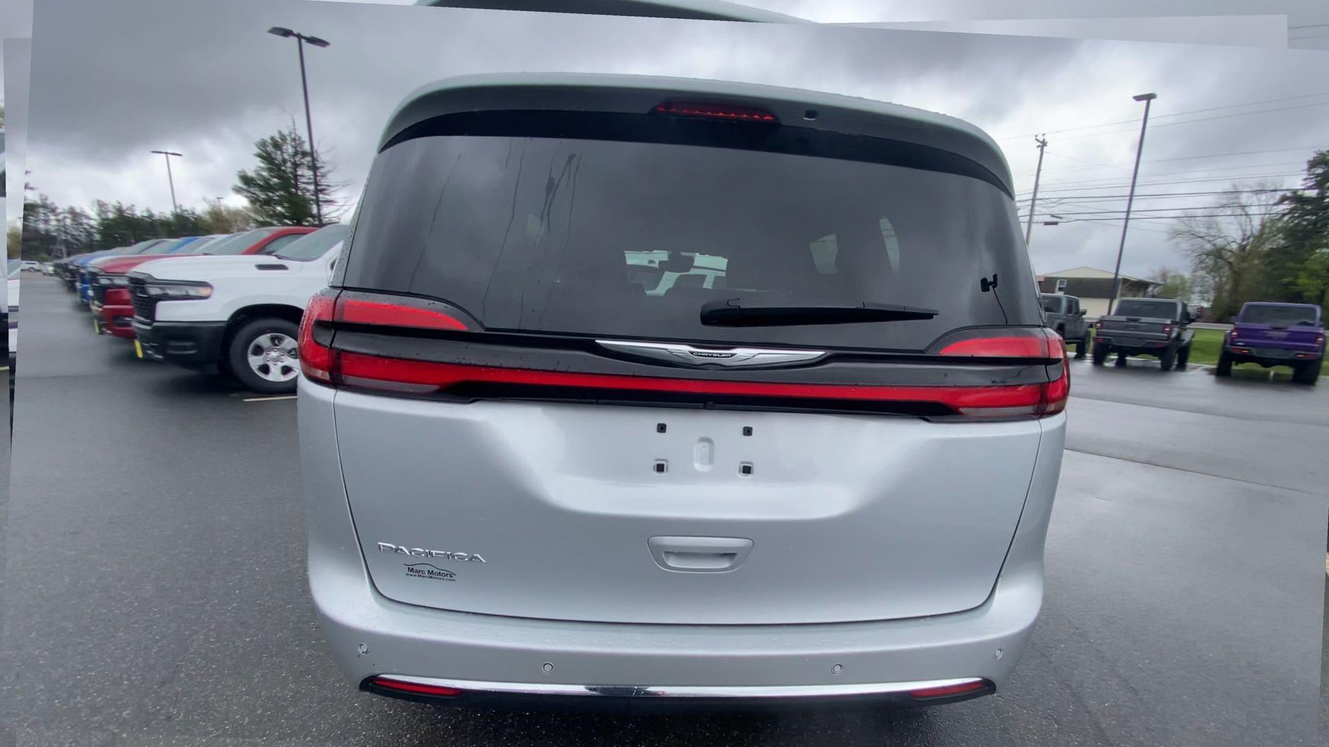 2024 Chrysler Pacifica Touring L