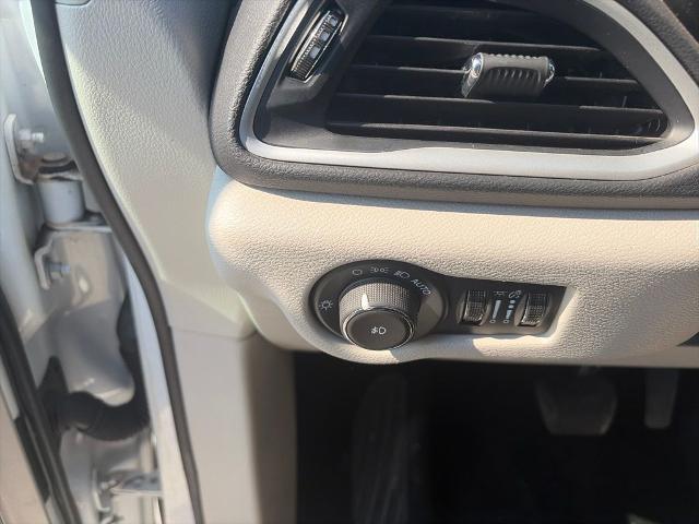 2024 Chrysler Pacifica - $27,009