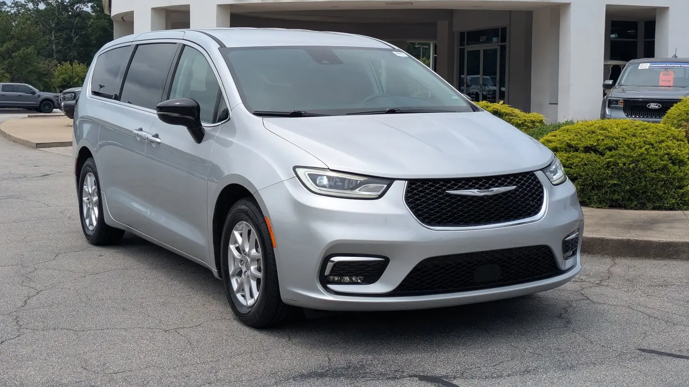 Preowned 2024 Chrysler Pacifica Touring L for Sale