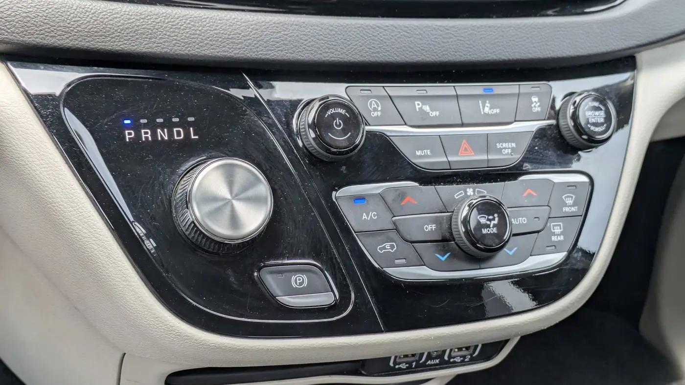 2024 Chrysler Pacifica Touring L