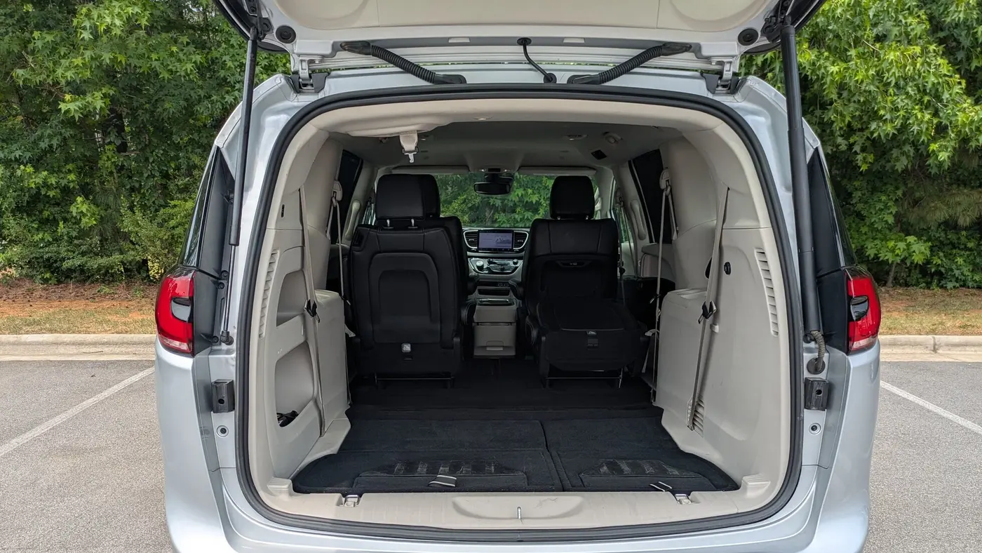 2024 Chrysler Pacifica Touring L
