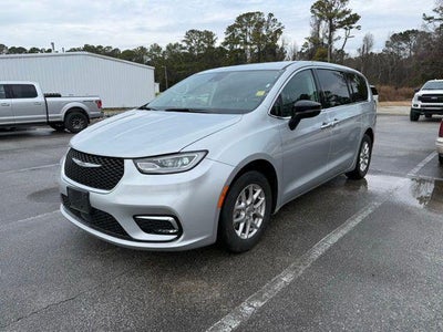 Photo of a 2024 Chrysler Pacifica Touring L 4DR Mini-Van for sale