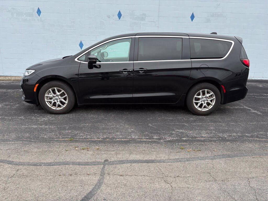 2024 Chrysler Pacifica - $21,486