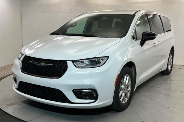 2025 Chrysler Pacifica - $26,999