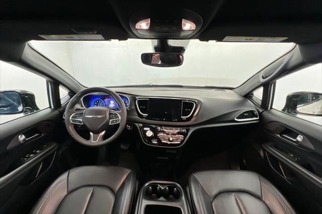2025 Chrysler Pacifica - $26,999