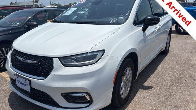 Preowned 2025 Chrysler Pacifica Select for Sale