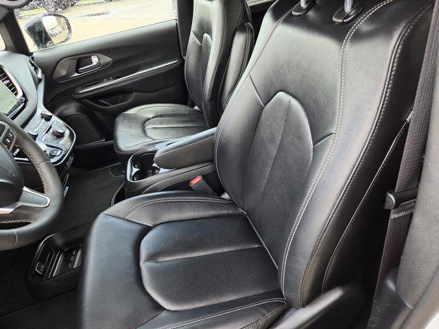 2025 Chrysler Pacifica - $26,500