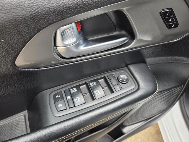 2025 Chrysler Pacifica - $26,500