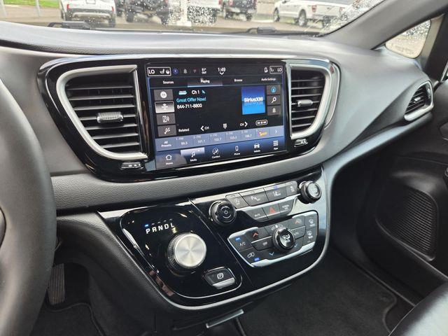 2025 Chrysler Pacifica - $26,500