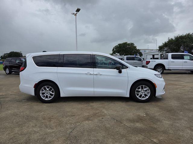 2025 Chrysler Pacifica - $26,500