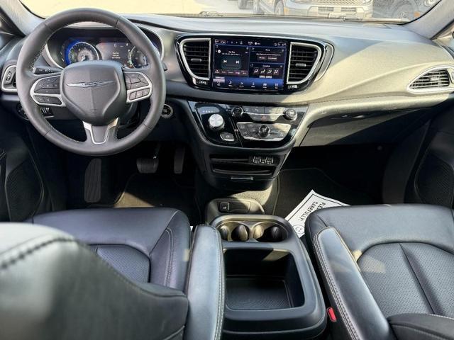 2025 Chrysler Pacifica - $24,712