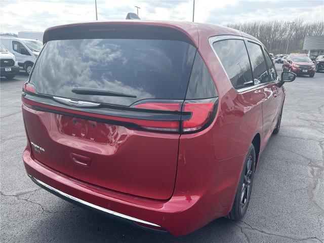 2025 Chrysler Pacifica - $32,388