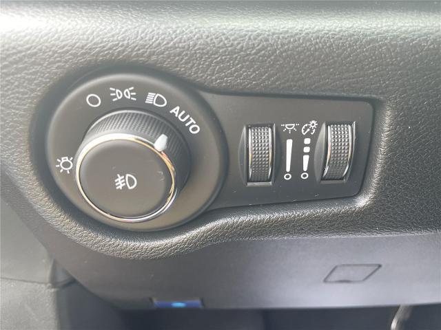 2025 Chrysler Pacifica - $32,388