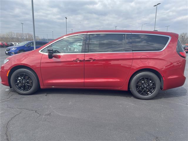 2025 Chrysler Pacifica - $30,299