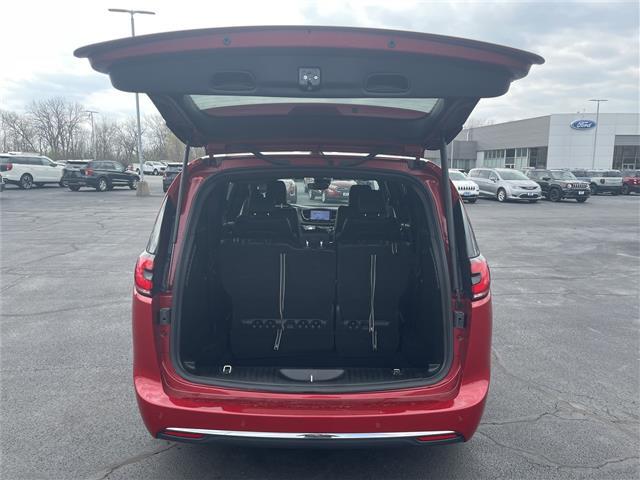 2025 Chrysler Pacifica - $30,299