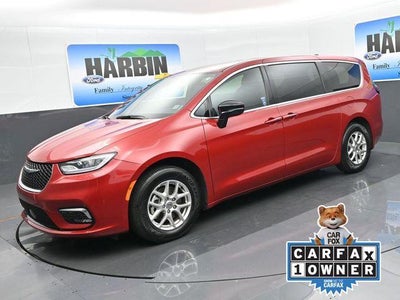 Photo of a 2025 Chrysler Pacifica Select 4DR Mini-Van for sale
