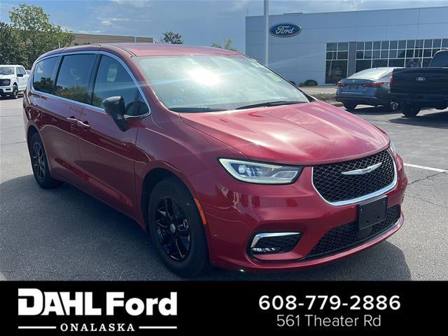 2025 Chrysler Pacifica - $26,700