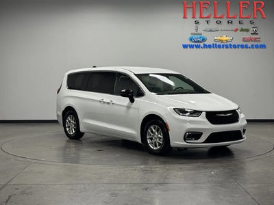 2025 Chrysler Pacifica Select 4DR Mini-Van