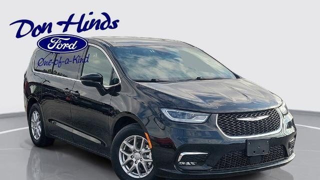 Preowned 2025 Chrysler Pacifica Select for Sale