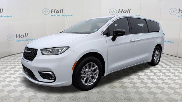 Preowned 2026 Chrysler Pacifica Select for Sale