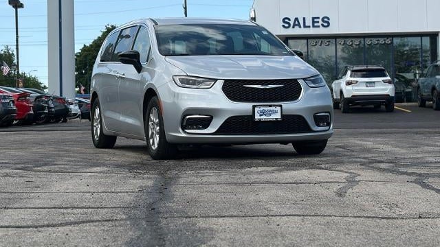 Preowned 2026 Chrysler Pacifica Select for Sale
