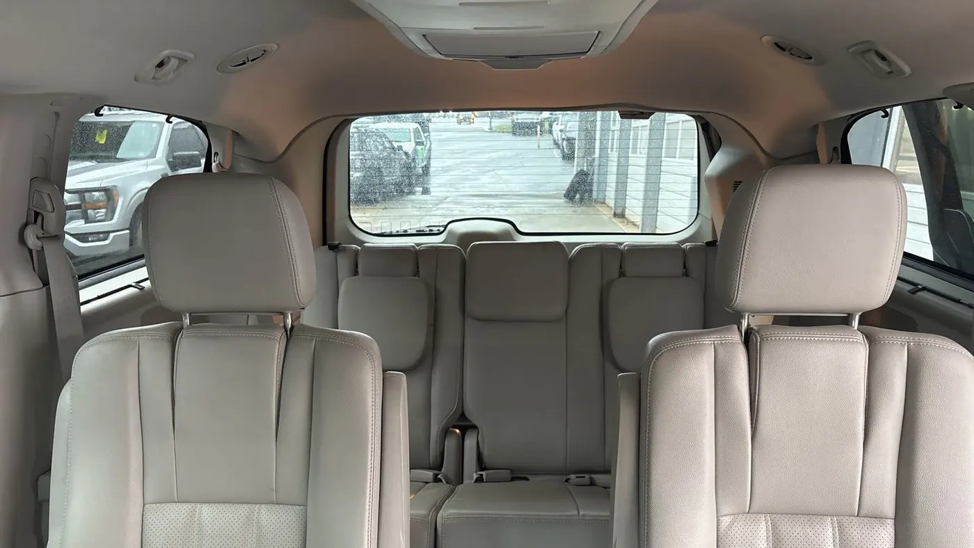 2013 Chrysler Town and Country Touring-L