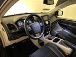 2014 Town and Country Thumbnail 15