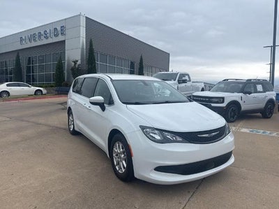 2022 Chrysler Voyager LX 4DR Mini-Van