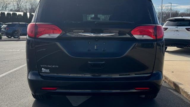 2022 Chrysler Voyager LX