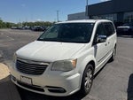 2012 Town and Country Thumbnail 2