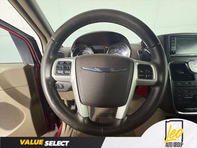 2014 Chrysler Town And Country - $6,839