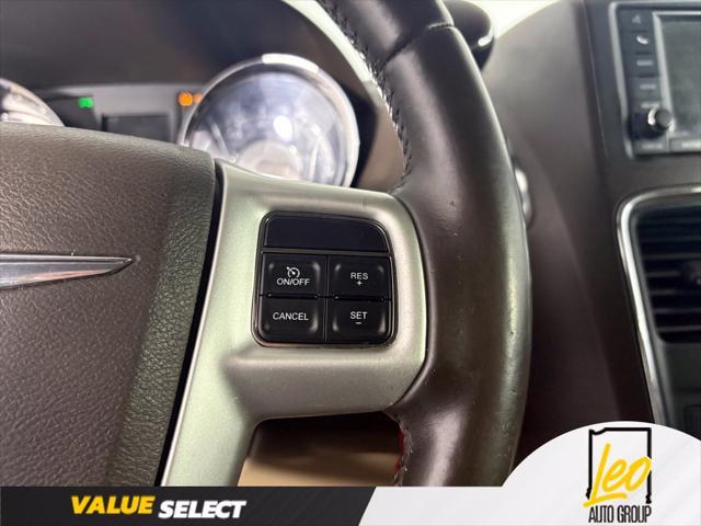 2014 Chrysler Town And Country - $6,839