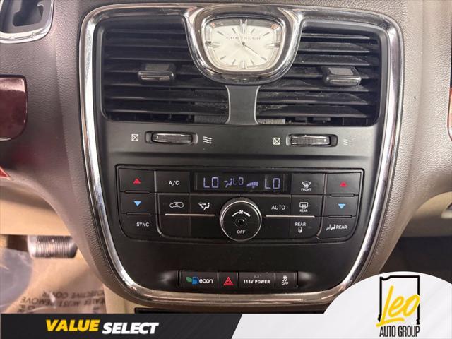 2014 Chrysler Town And Country - $6,839