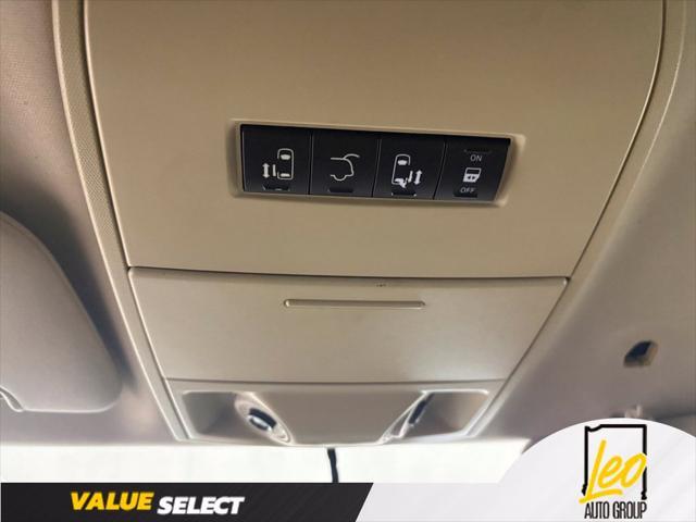 2014 Chrysler Town And Country - $6,839