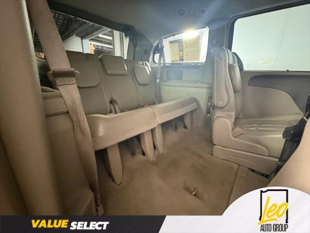 2014 Chrysler Town And Country - $6,839