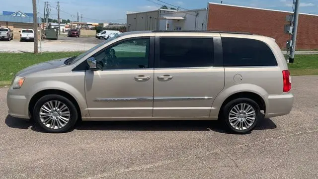 2015 Chrysler Town and Country Touring-L