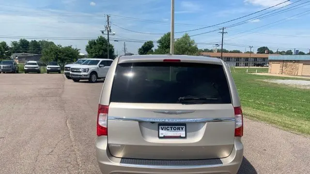 2015 Chrysler Town and Country Touring-L
