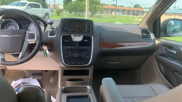 2015 Chrysler Town and Country Touring-L