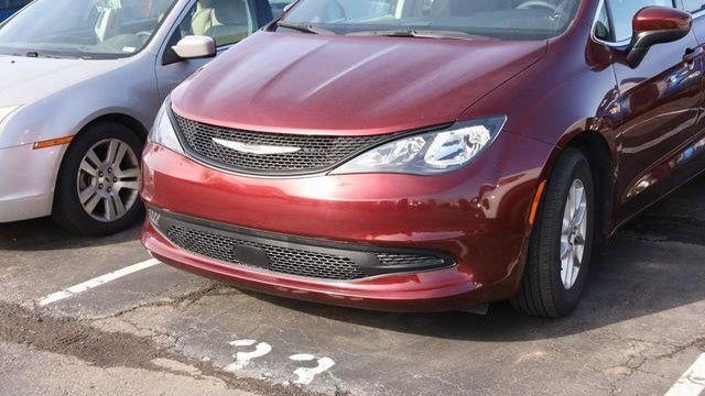 2022 Chrysler Voyager LX